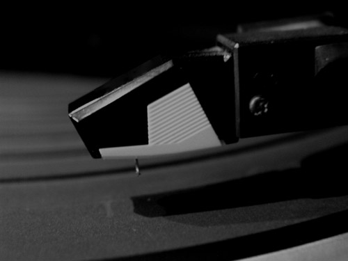 The head of a record player.