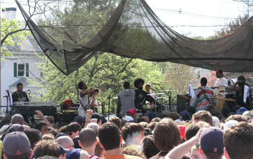 The Roots in concert.